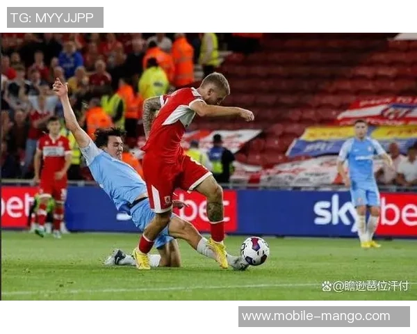 足球特别紧张的赛季让球迷心跳加速每场比赛都充满悬念与激情